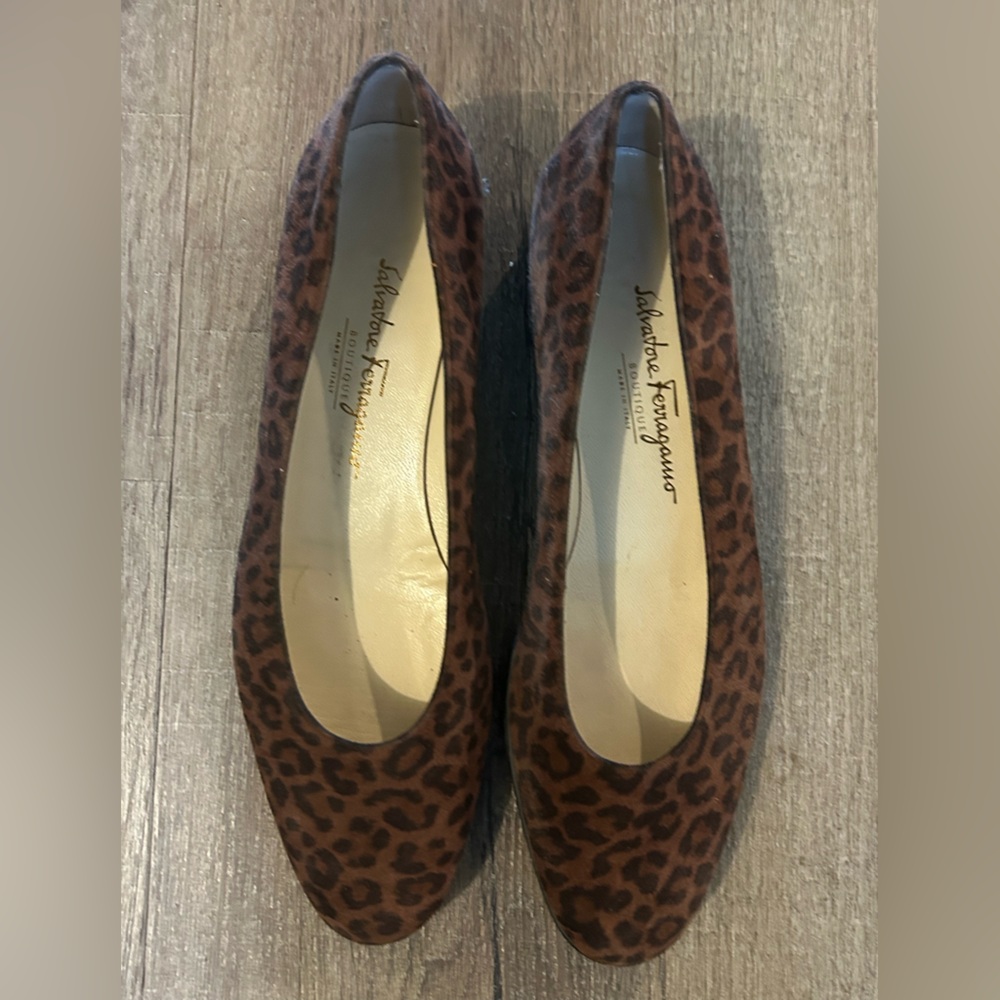 Salvatore Ferragamo leather suede flats leopard print‎ 9.5B